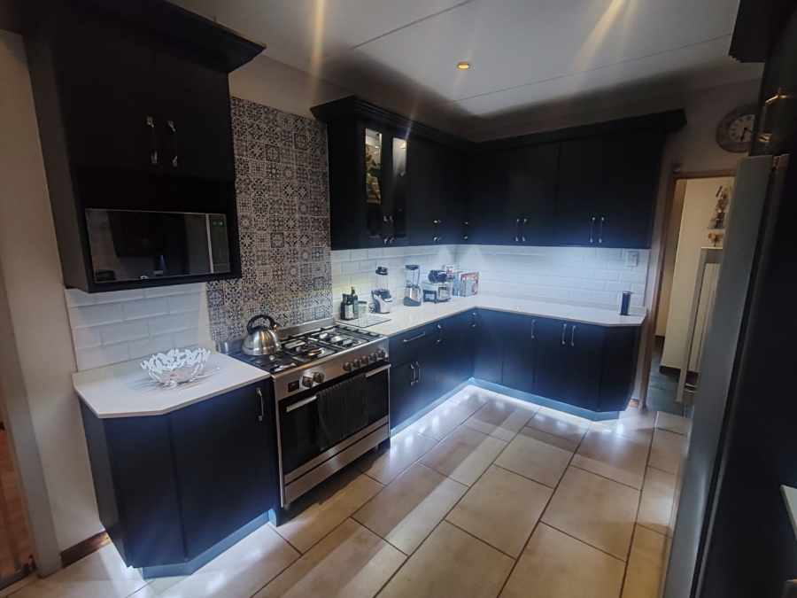 4 Bedroom Property for Sale in Windsor Park Eastern Cape
